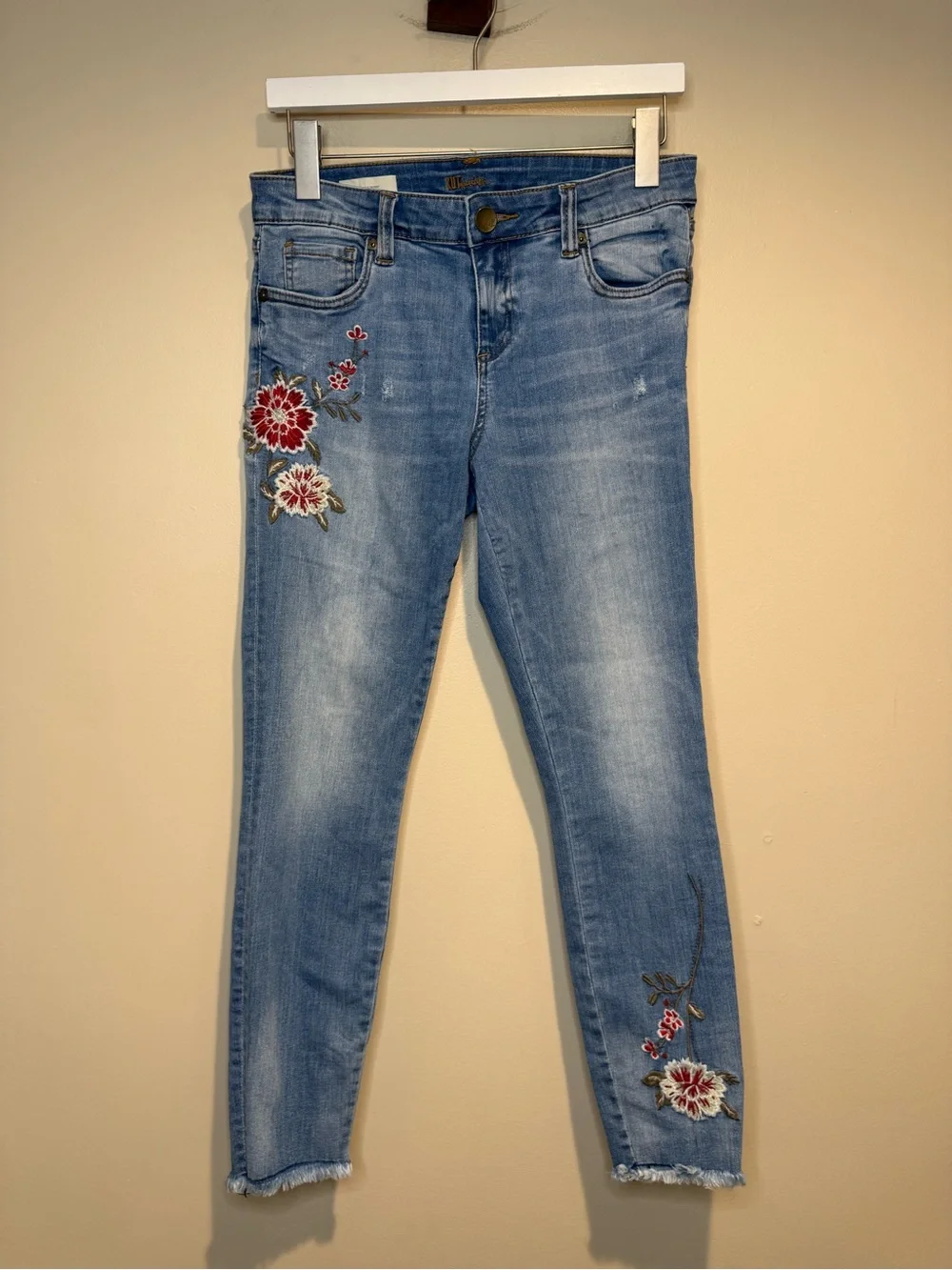 Kut From the Kloth Jean Connie Ankle Skinny embroidered flowers size 8